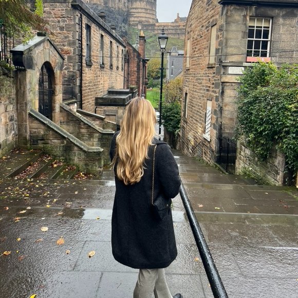 Meet your Posher, Angelina! - Picture 4 of 7